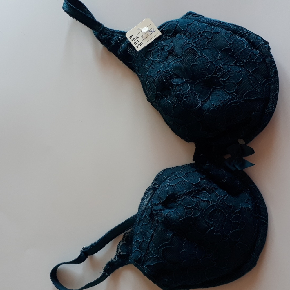 NWT - Padded Lace Bra